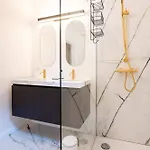 アパート Renovated Art Deco With Vintage Elements