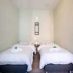 Renovated Art Deco With Vintage Elements オステンド