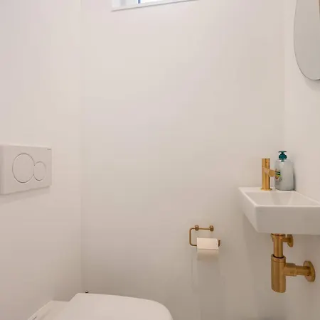 شقة Renovated Art Deco With Vintage Elements