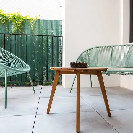 Renovated Art Deco With Vintage Elements شقة