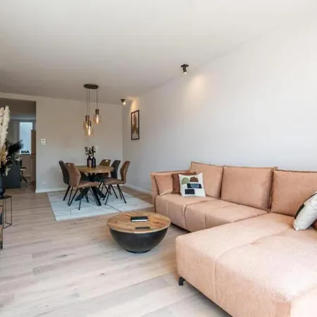 Renovated Art Deco With Vintage Elements *