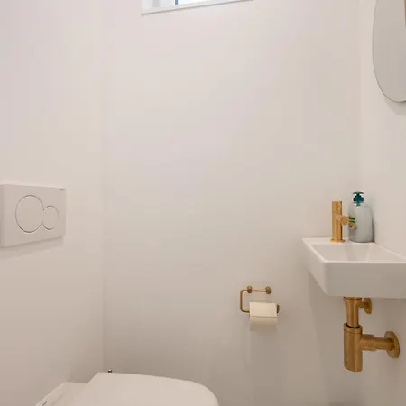 Renovated Art Deco With Vintage Elements * Ostend