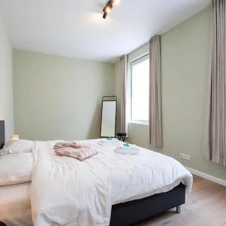 Renovated Art Deco With Vintage Elements Ostend